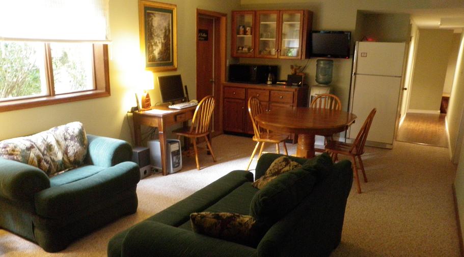 Guest Lounge at Riverbend Bed and Breakfast Chilliwack